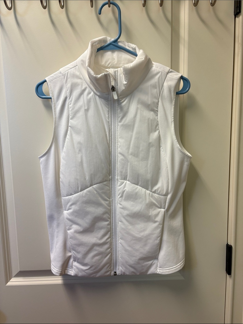 lululemon white sleeveless puffer vest